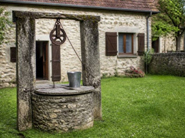 Achat maison avec puit non déclaré : risques juridiques et recours possibles