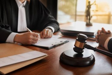 Avocat à Achères : comment choisir le bon professionnel du droit