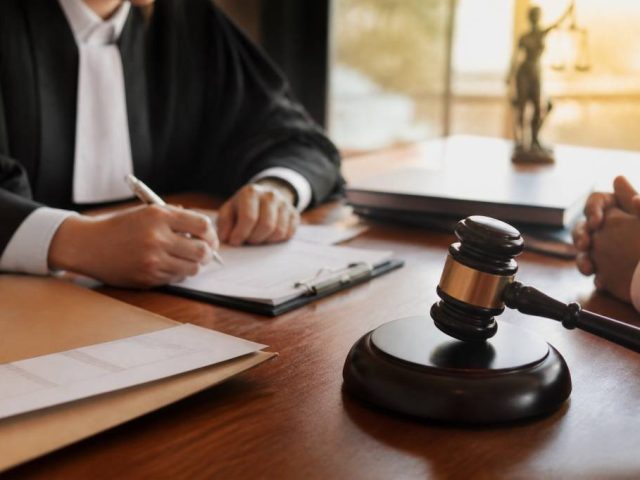 Article 700 montant : comment le juge fixe les sommes allouées
