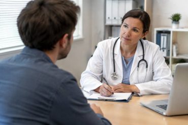 Comment faire un contrat : étapes, clauses essentielles et conseils juridiques