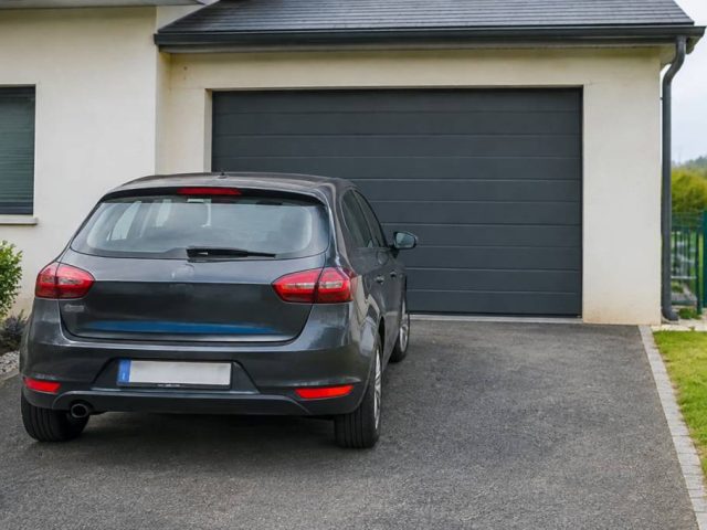 Jurisprudence stationnement devant son propre garage : quels sont les droits du propriétaire ?